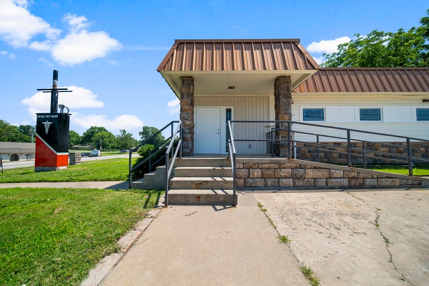 700 S Main St, Grove, OK for sale - Building Photo - Image 2 of 55
