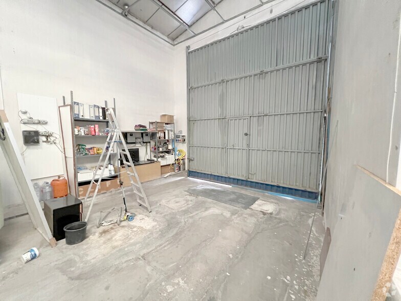 Industrial in Humanes de Madrid, Madrid for sale - Building Photo - Image 1 of 5