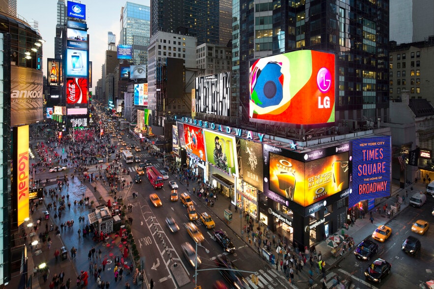 1540 Broadway, New York, NY for lease - Building Photo - Image 2 of 7