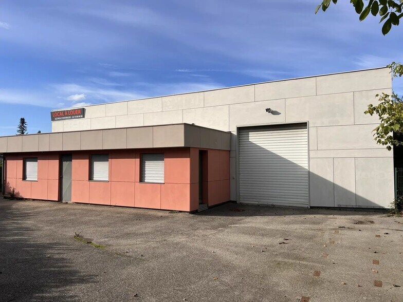 Flex in Bourgoin-Jallieu for lease - Building Photo - Image 1 of 2