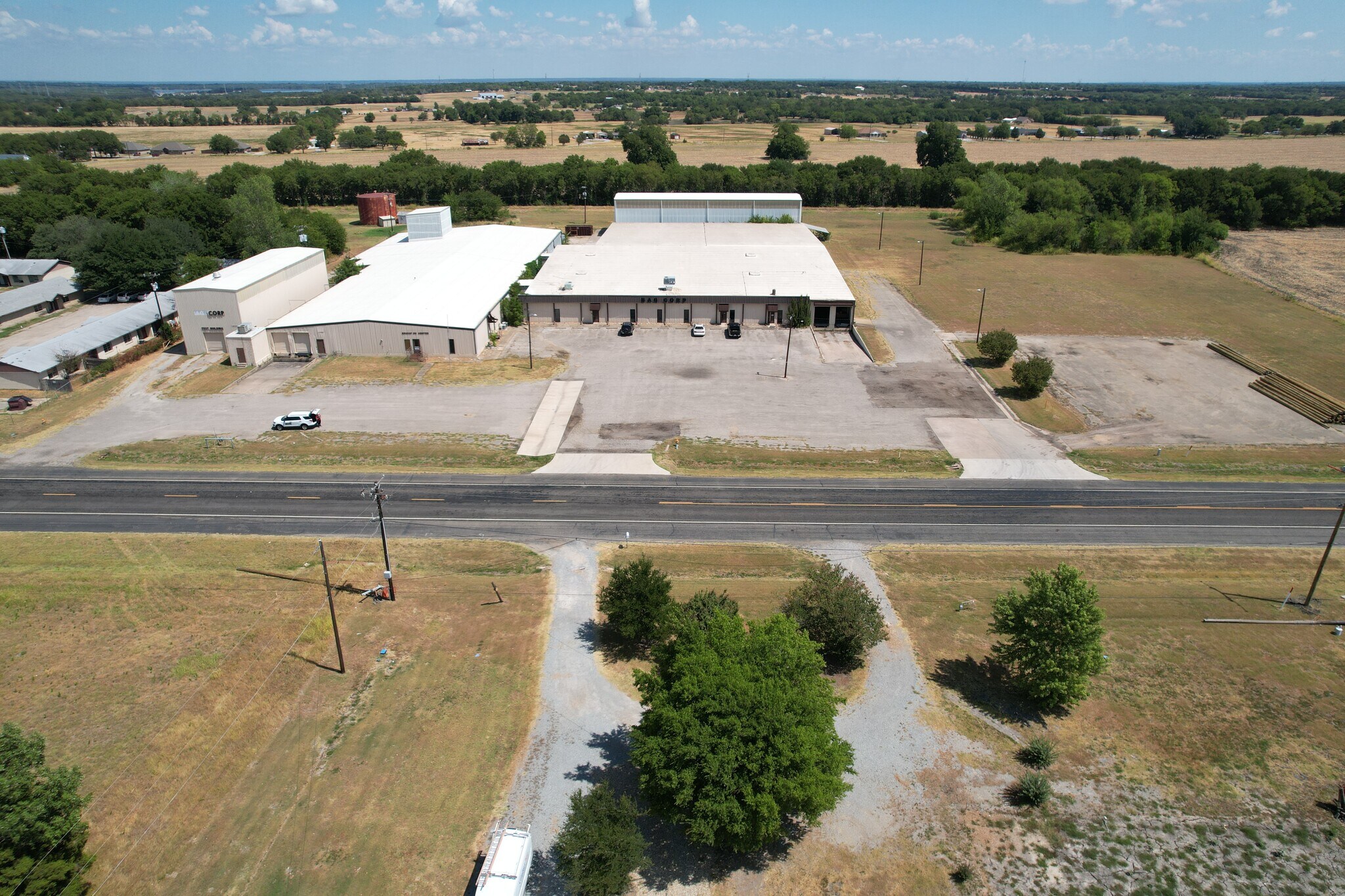 512 E Highway 56, Savoy, TX 75479 BAG Corp