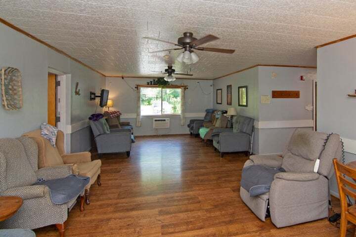 408 Nicholas st, Rupert, WV for sale - Building Photo - Image 2 of 5