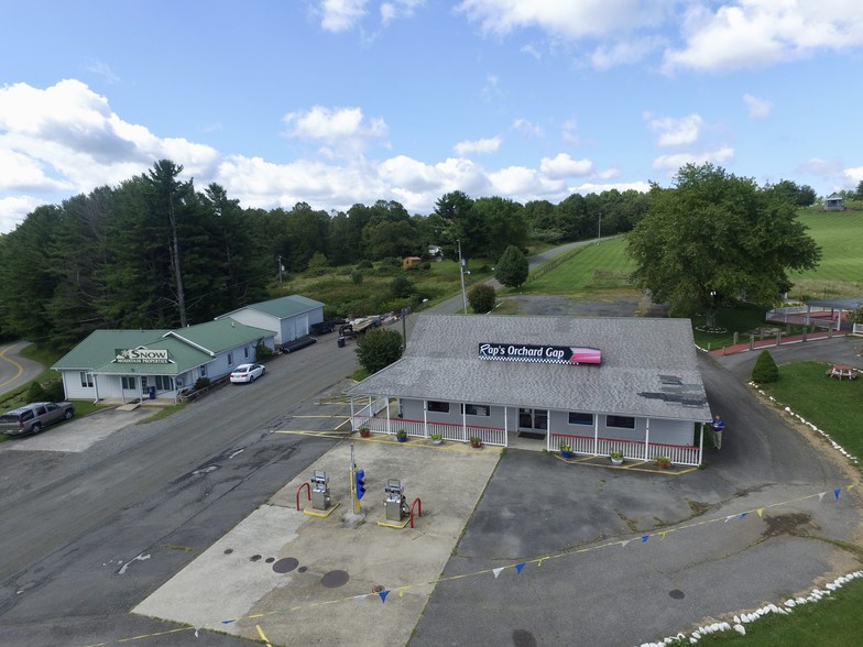 1113 Dusty Ridge Rd, Fancy Gap, VA for sale - Primary Photo - Image 1 of 1