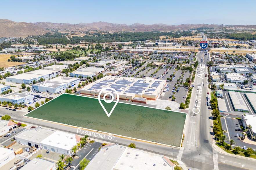 18350 Pasadena st, Lake Elsinore, CA for sale - Primary Photo - Image 1 of 5