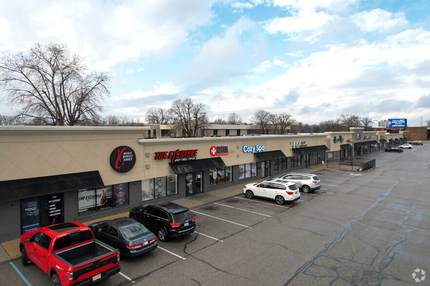 5907-5977 E 82nd St, Indianapolis, IN for lease - Building Photo - Image 2 of 9