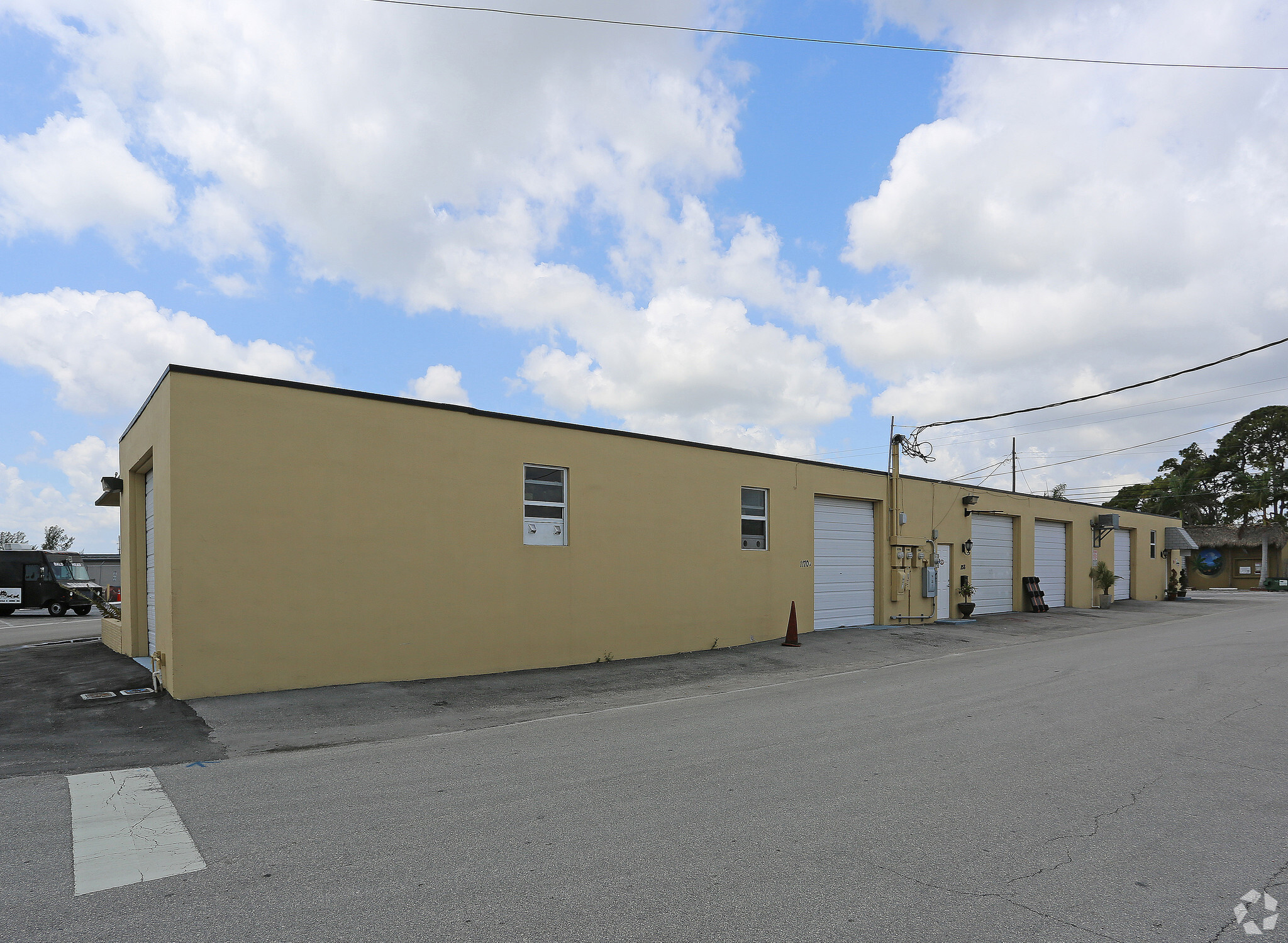 1158-1172 NE 24th St, Wilton Manors, FL for lease Building Photo- Image 1 of 3