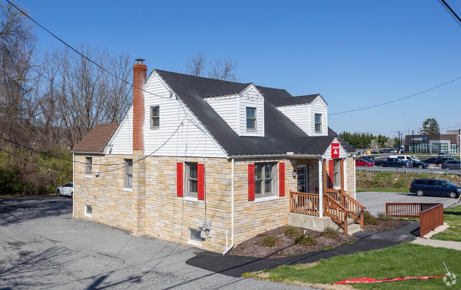 2430 York Rd, Timonium, MD for lease - Primary Photo - Image 1 of 10