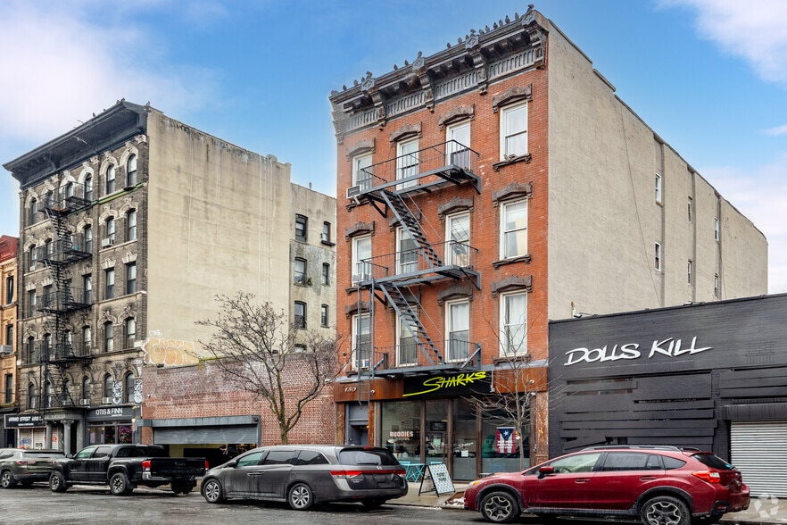150 Grand St, Brooklyn, NY for lease - Building Photo - Image 1 of 5
