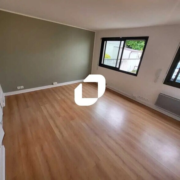 24 Rue Des Moulineaux, Suresnes for lease - Building Photo - Image 1 of 6