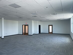 1750 E Common St, New Braunfels, TX for lease Interior Photo- Image 2 of 4