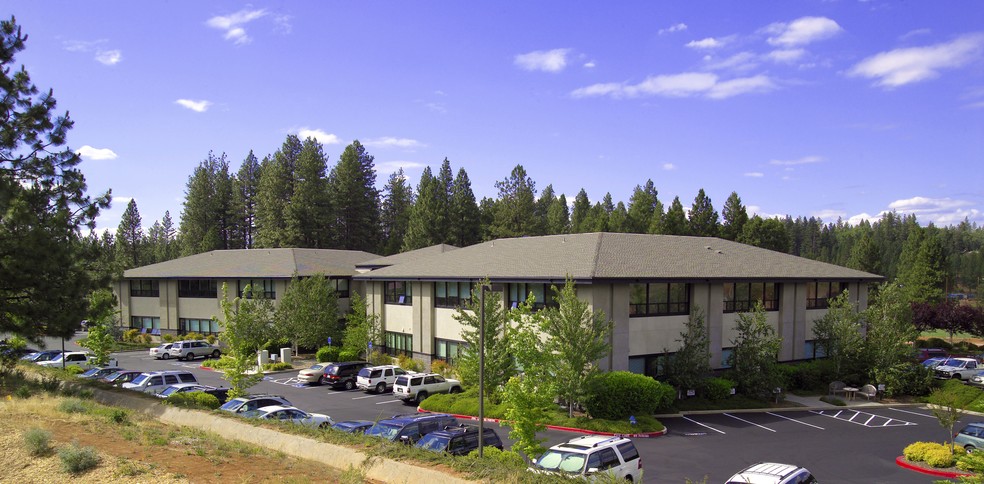 300 Sierra College Dr, Grass Valley, CA for lease - Primary Photo - Image 1 of 7