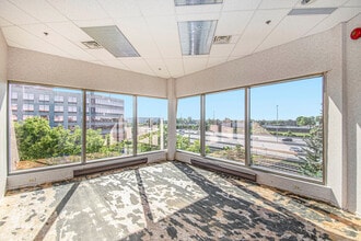 1223 Michael St, Gloucester, ON for lease Interior Photo- Image 2 of 12