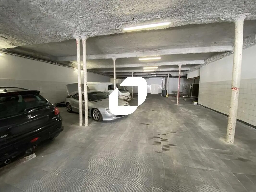 Flex in Bordeaux for lease Building Photo- Image 1 of 12