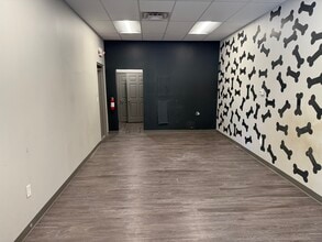 2801-2819 Amsterdam Rd, Villa Hills, KY for lease Interior Photo- Image 2 of 5