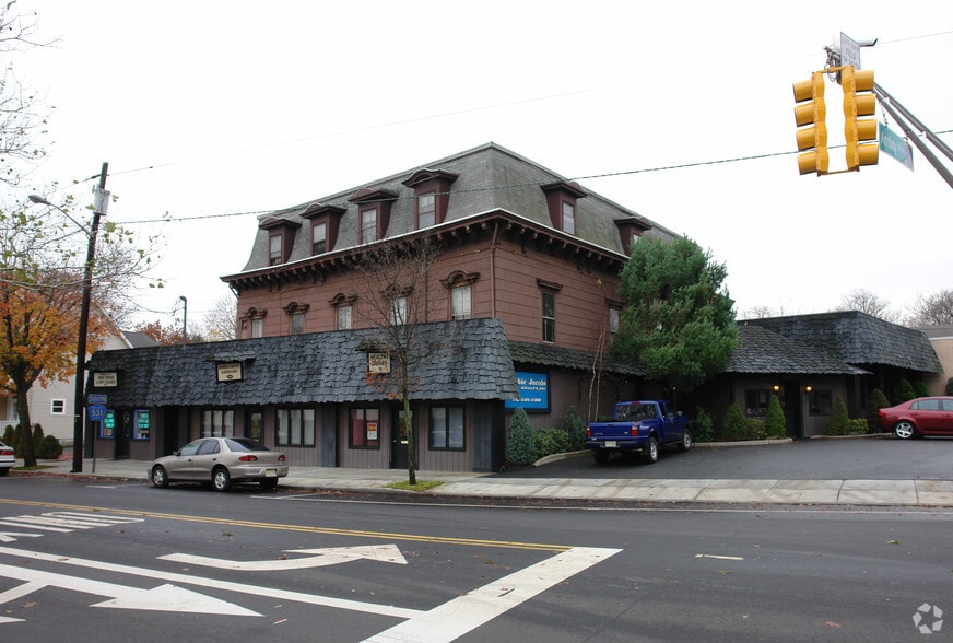 287-297 Main St, Metuchen, NJ for lease - Building Photo - Image 3 of 5