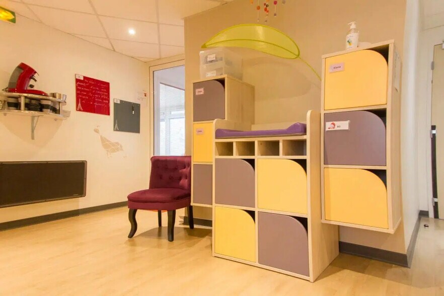 163 Rue Victor Hugo, Bois-Colombes for sale - Interior Photo - Image 1 of 1