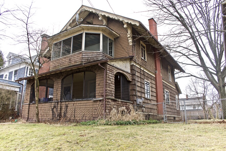 42 Marvin Ave, Akron, OH for sale - Primary Photo - Image 1 of 1