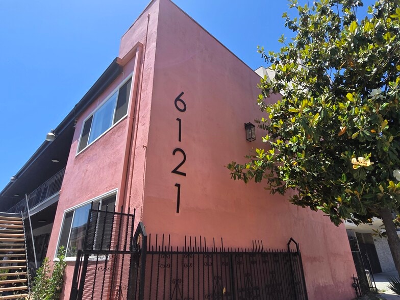 6121 Crenshaw Blvd, Los Angeles, CA for sale - Building Photo - Image 2 of 5