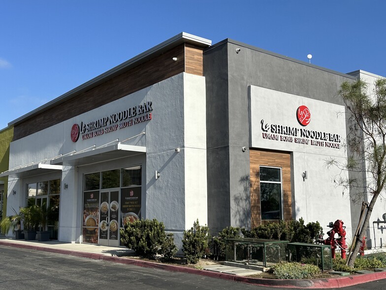 18000-18122 Brookhurst, Fountain Valley, CA for lease - Building Photo - Image 3 of 8