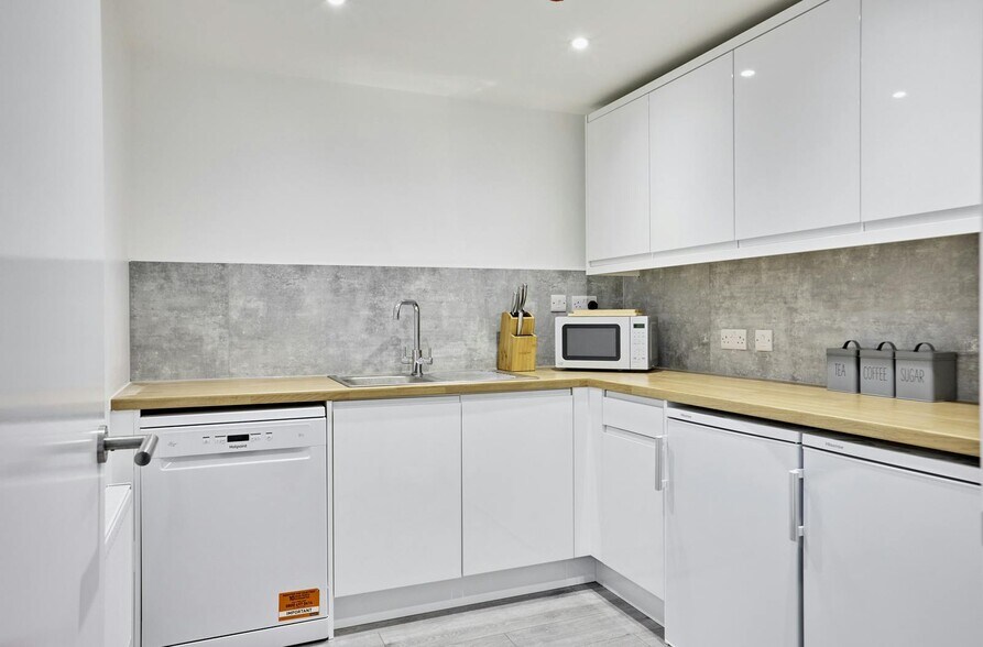 41 Ramshill, Petersfield for lease - Building Photo - Image 3 of 7