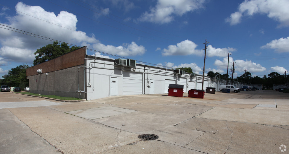 10801 Hammerly Blvd, Houston, TX for lease - Building Photo - Image 3 of 13