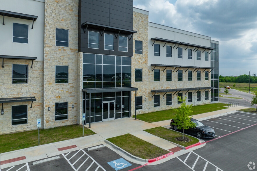 220 Opportunity Blvd, San Marcos, TX for lease - Building Photo - Image 3 of 13