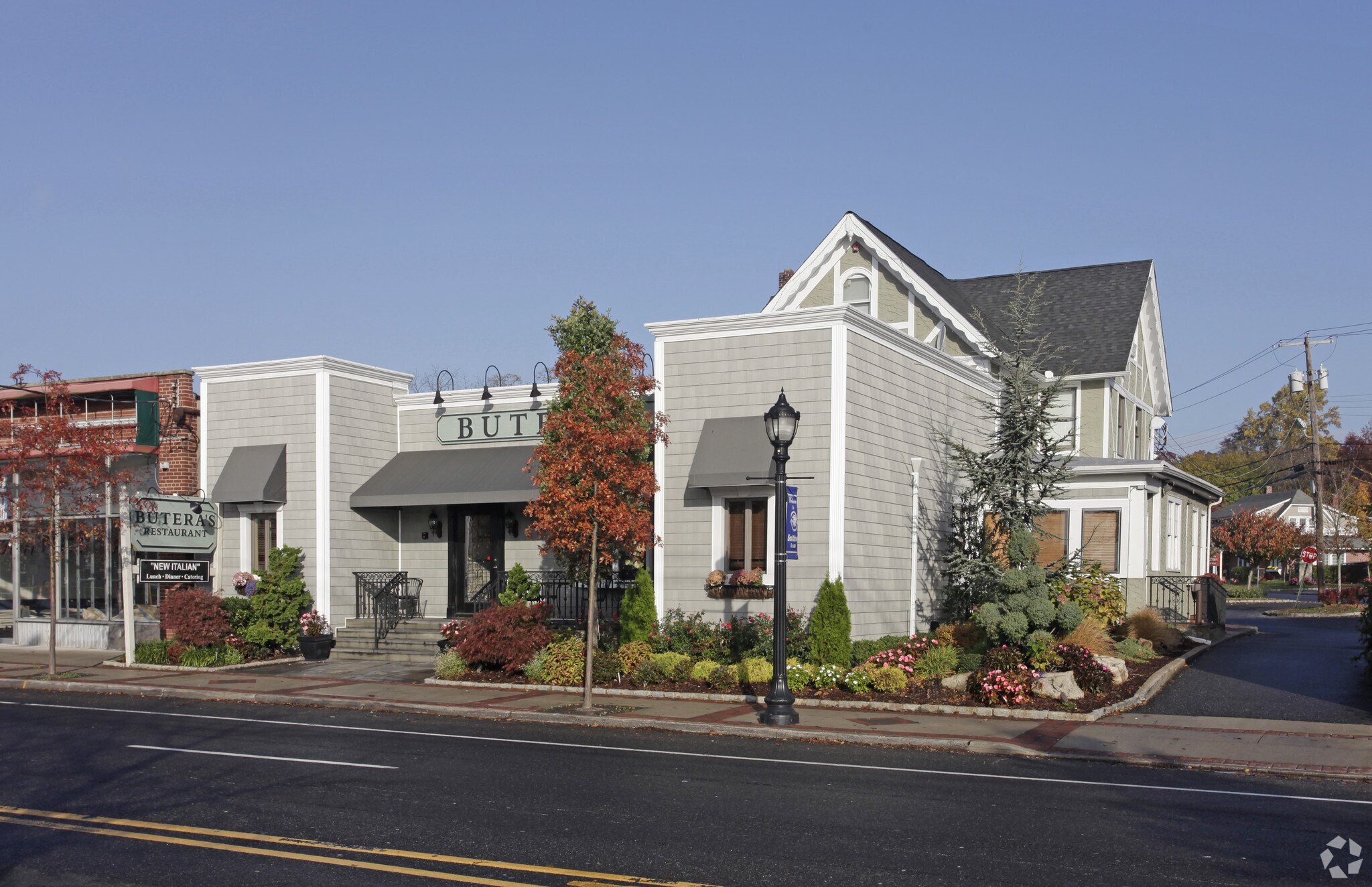 65 E Main St, Smithtown, NY for sale Primary Photo- Image 1 of 1