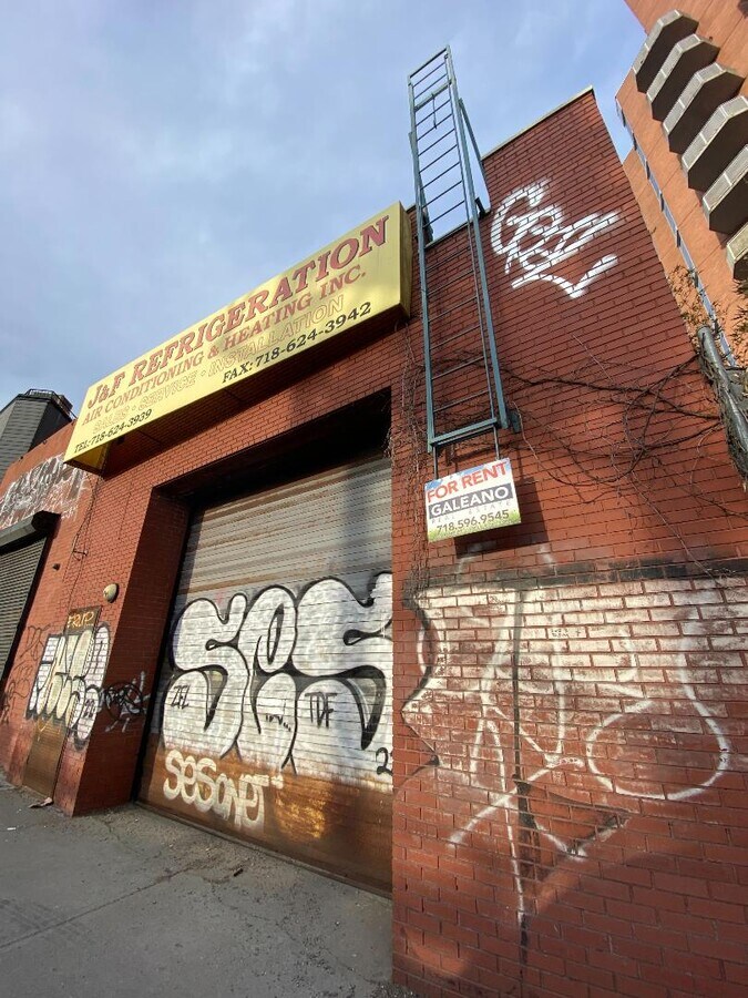 241 Hamilton Ave, Brooklyn, NY 11231