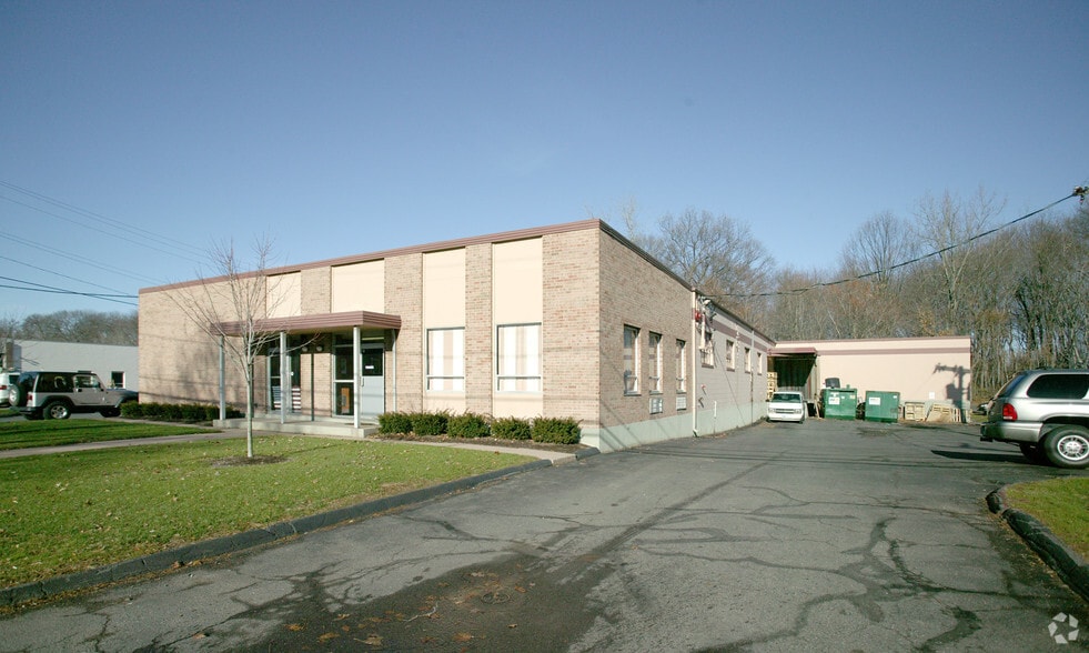 110-112 Prestige Park Rd, East Hartford, CT for lease - Building Photo - Image 2 of 4