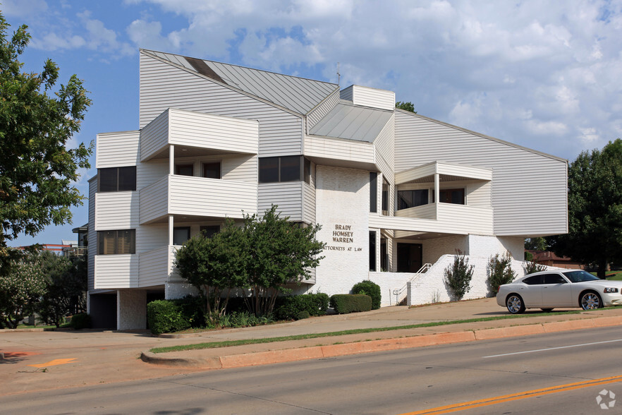 719 N Shartel Ave, Oklahoma City, OK for lease - Building Photo - Image 2 of 13