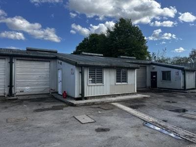 Quartermaster Rd, Westbury for lease - Building Photo - Image 1 of 7