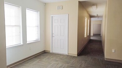 13453 N Main St, Jacksonville, FL for lease Building Photo- Image 2 of 5