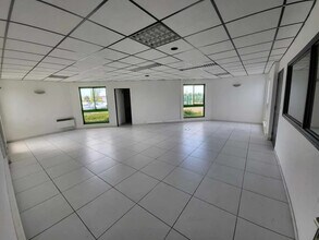 Office in Genas for lease Building Photo- Image 2 of 2