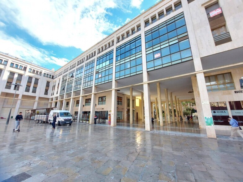 Office in El Ejido, Almería for sale - Building Photo - Image 2 of 17