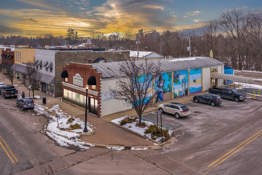 169 S Main St, Leslie, MI 49251