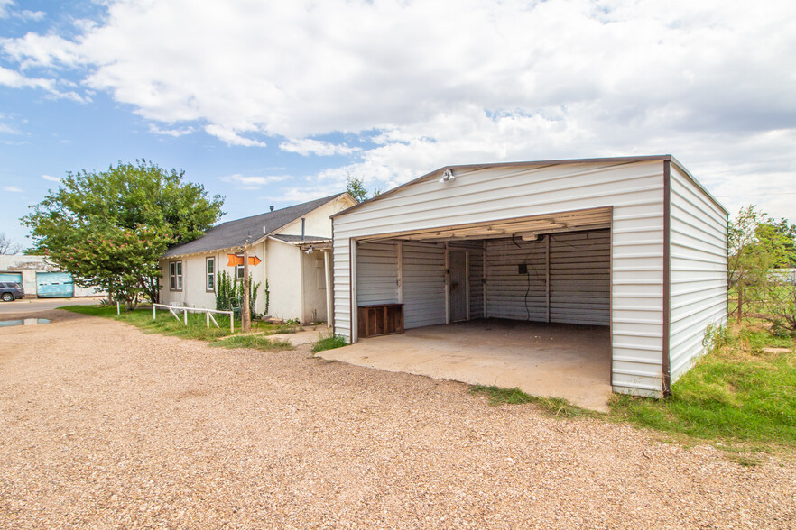 1305 S 9th St, Slaton, TX for sale - Building Photo - Image 2 of 8