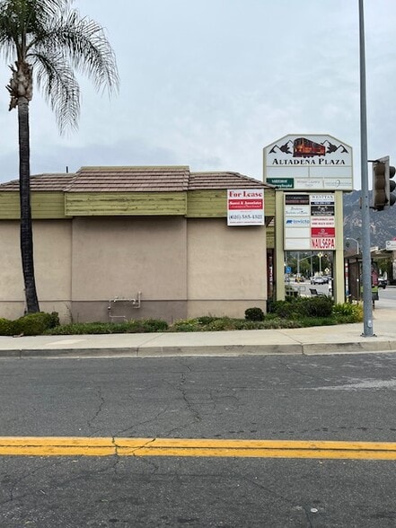 2211 Lake Ave, Altadena, CA for lease - Building Photo - Image 2 of 7