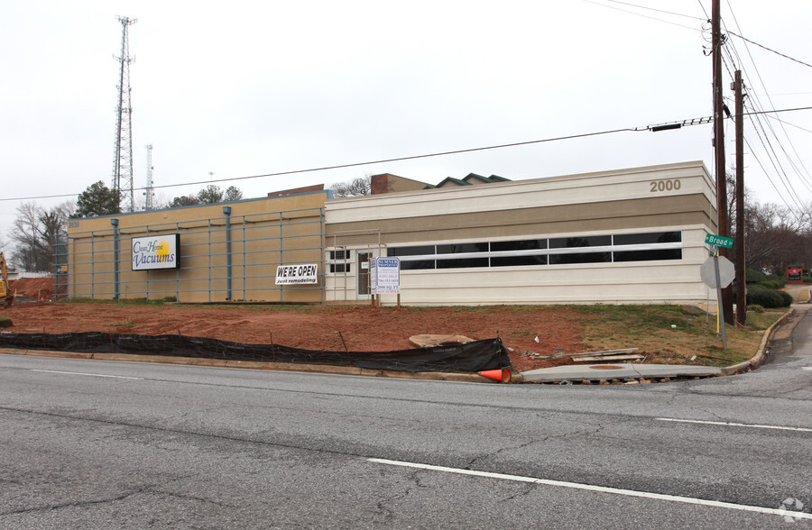 2000 W Broad St, Athens, GA for lease - Primary Photo - Image 1 of 6