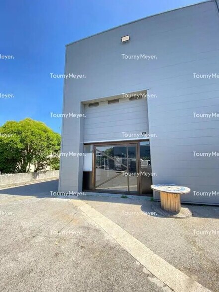 Flex in Mauguio for lease - Building Photo - Image 1 of 8