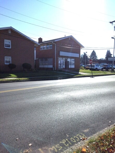 439 Baeder Rd, Jenkintown, PA for lease - Building Photo - Image 2 of 9