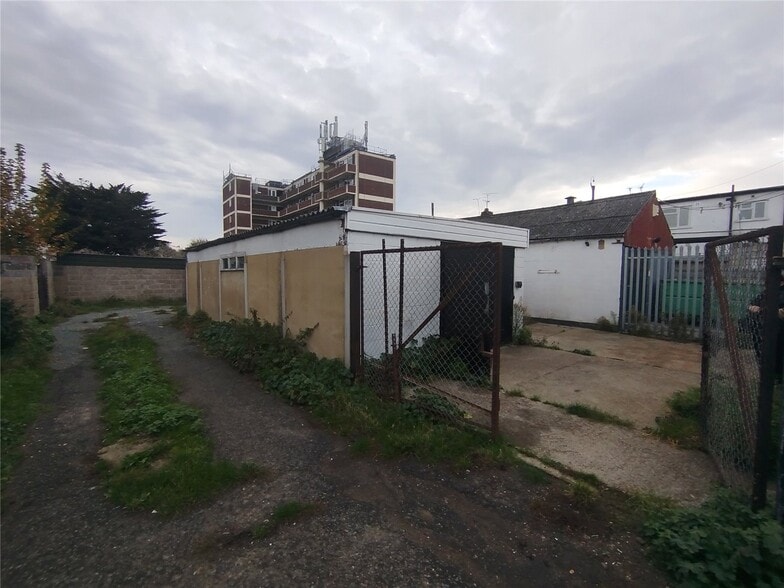 95A Prince Av, Southend On Sea for lease - Building Photo - Image 2 of 4