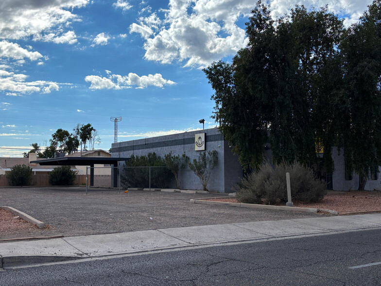 4141 W Bethany Home Rd, Phoenix, AZ for lease - Building Photo - Image 2 of 21