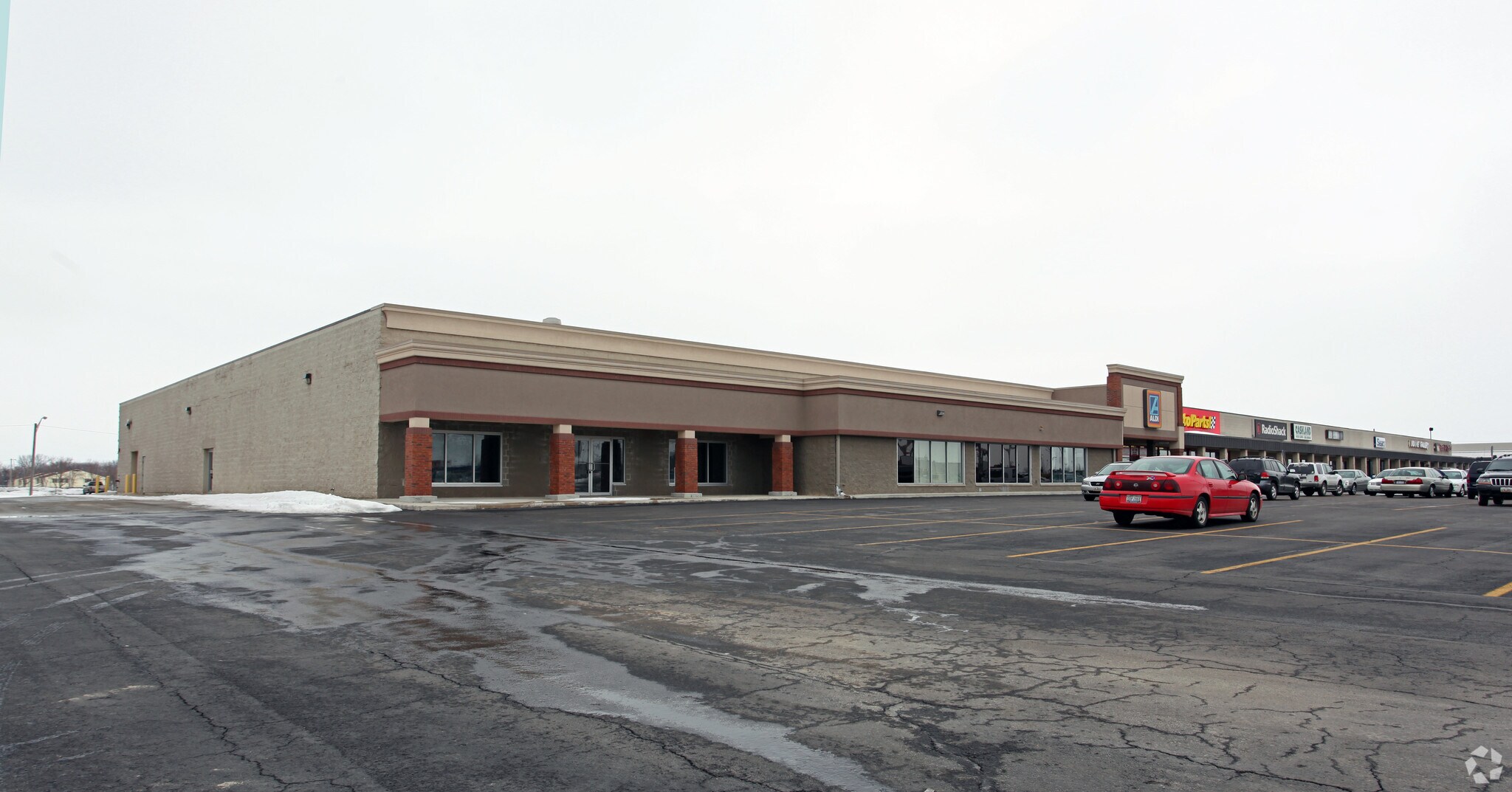 1240-1270 Bellefontaine St, Wapakoneta, OH for lease Primary Photo- Image 1 of 11