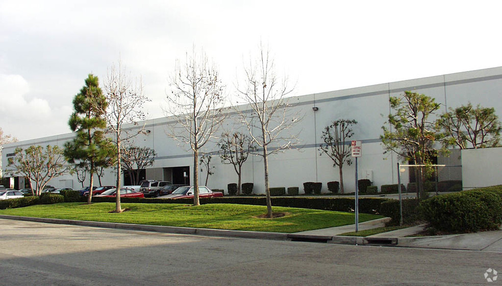 9838 Geary Ave, Santa Fe Springs, CA for lease - Building Photo - Image 3 of 4