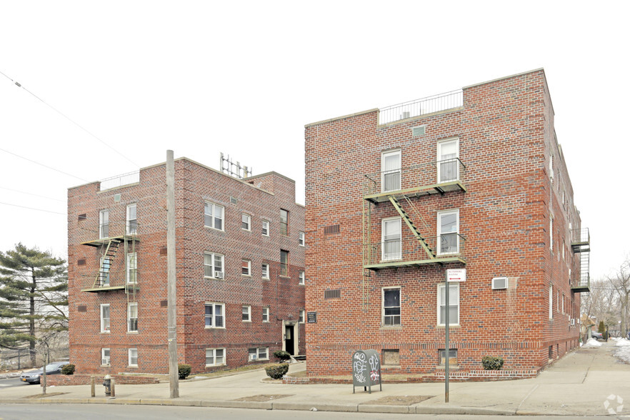 13301 Booth Memorial Ave, Flushing, NY for sale - Building Photo - Image 3 of 9