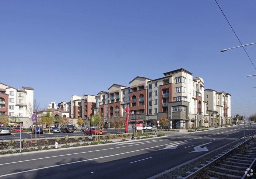 621 Tasman Dr, Sunnyvale, CA for lease - Building Photo - Image 2 of 2