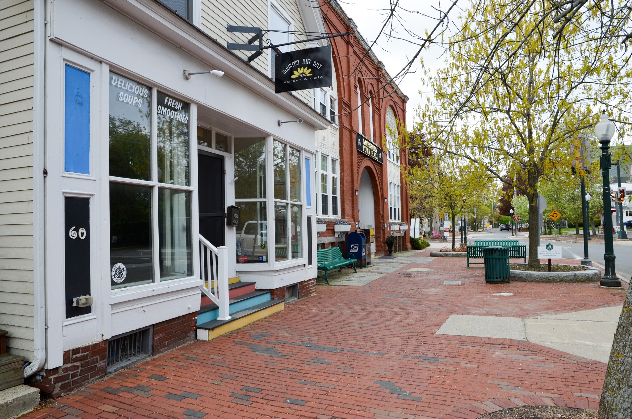 60 Friend St, Amesbury, MA 01913