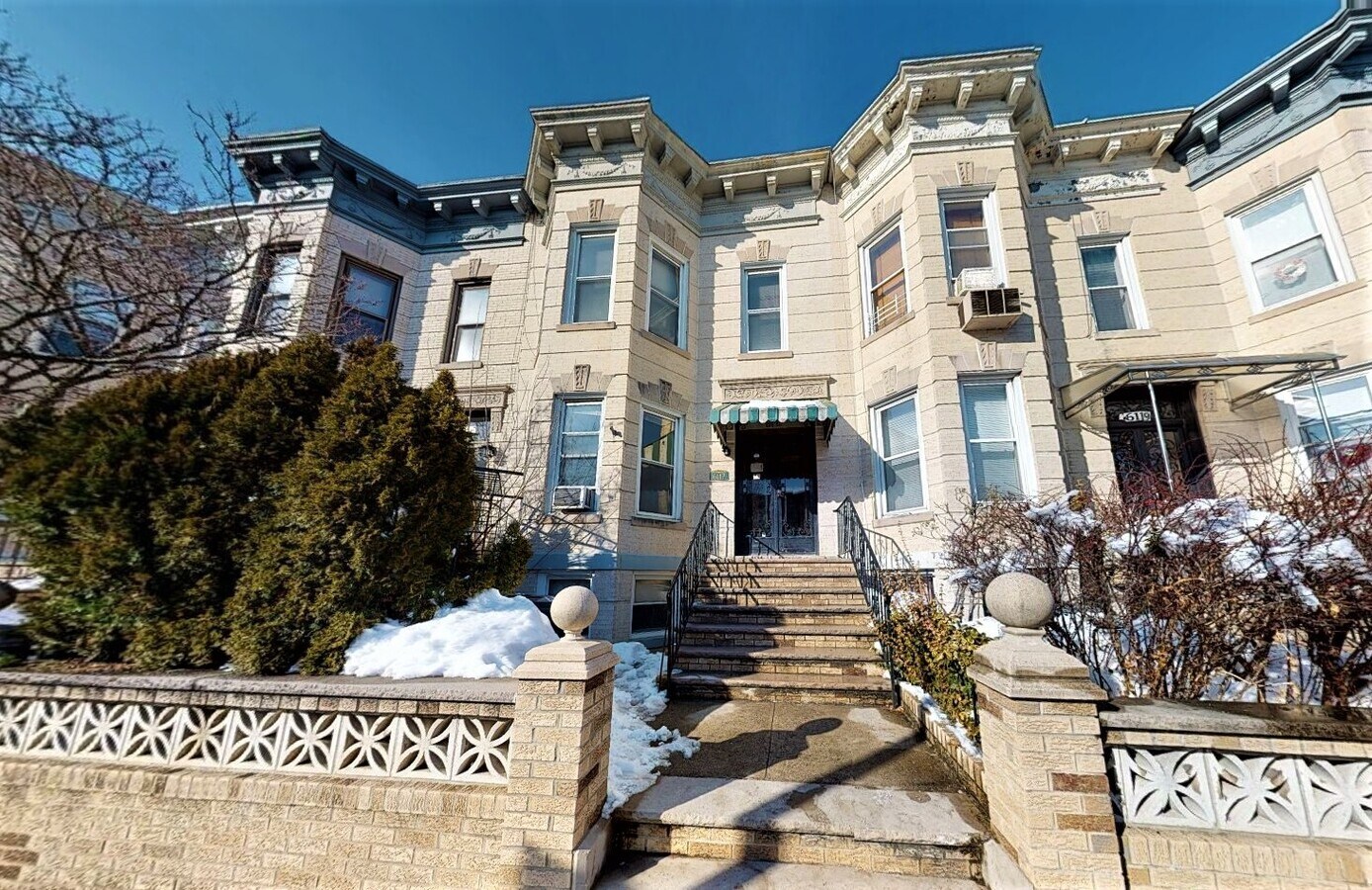 6117 Linden St, Ridgewood, NY 11385