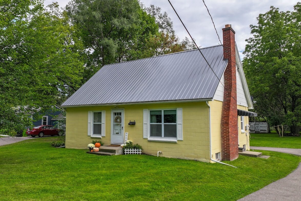 835 W Silver Lake Rd, Fenton, MI for sale Primary Photo- Image 1 of 1