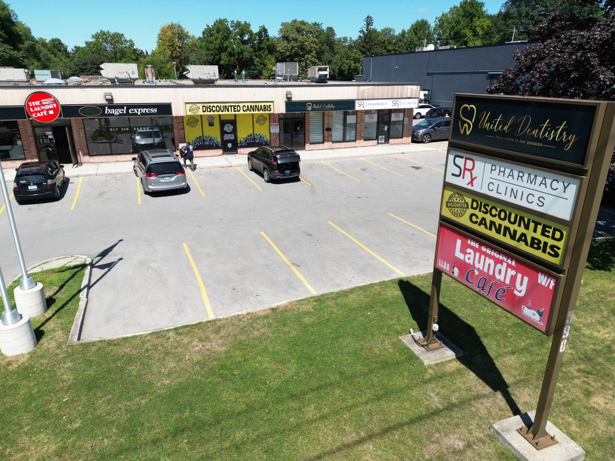 590 Oxford St E, London, ON for lease Aerial- Image 1 of 3